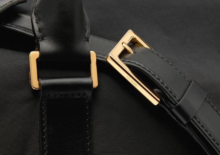 TOM FORD vīriešiem melns pārstrādāta neilona holdall HTNR1038